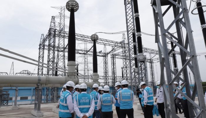 Mengoperasikan Penambahan Daya Tahap II untuk PT Freeport Indonesia di KEK Gresik