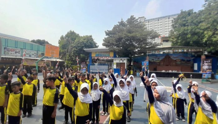 FORMULA Indonesia Sambut Bulan Kesehatan Gigi dan Mulut Nasional dengan Aksi Donasi Sikat Gigi dan Kerjasama Wonderful Indonesia