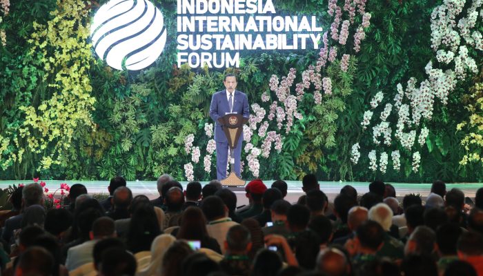 Menko Luhut : Transisi Energi Harus Adil dan Beriringan dengan Dekarbonisasi