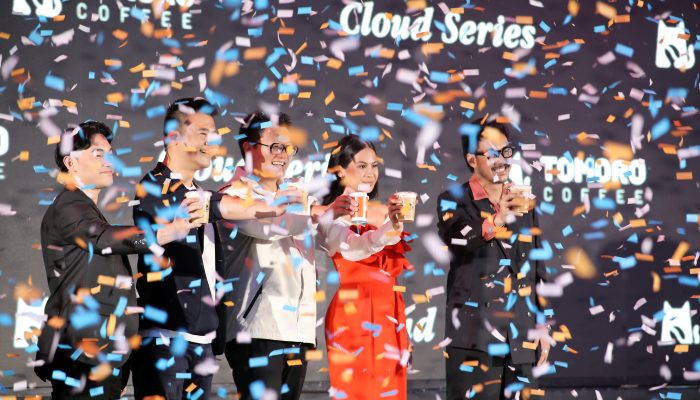 Gandeng Maudy Ayunda, TOMORO COFFEE Catat Rekor dengan Penjualan 40 Juta Cup