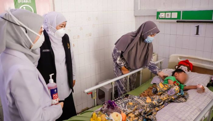 KLB Campak Sumenep: Gubernur Khofifah Gerak Cepat Vaksinasi Massal.