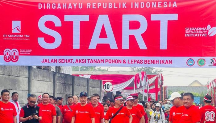 Suparma Tanam Pohon, Tebar Benih Ikan Lestarikan Kali Surabaya HUT RI.