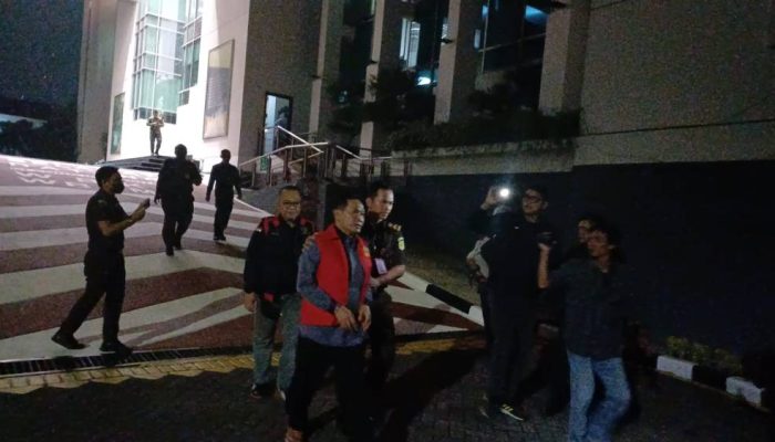 Korupsi Dana Pendidikan Jatim, Mantan Pj Bupati Sidoarjo Ditahan Kejati