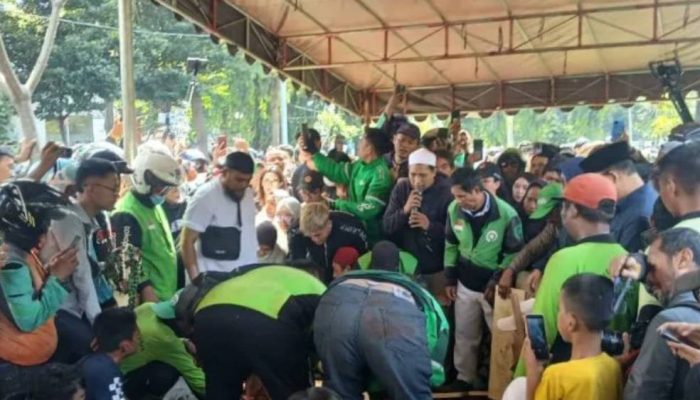 Pengemudi Ojol Tertabrak Brimob Saat Demo, Ribuan Iringi Pemakaman Affan