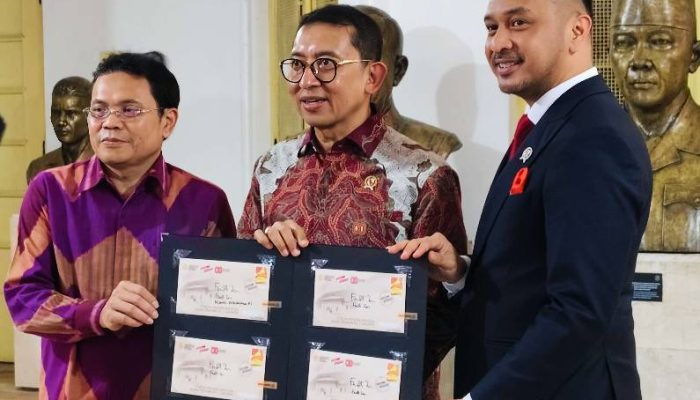 Kemenbud Luncurkan Prangko Edisi Khusus Pendiri Bangsa Sambut HUT RI