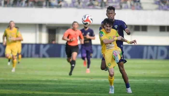 Persebaya curi kemenangan 1-0 dari kandang Persita