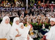Rayakan HUT ke-80 RI, Ribuan Umat Padati Grahadi dalam Dzikir dan Sholawat Bersama