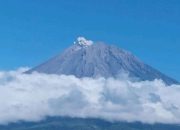 Gunung Merapi Erupsi 14 Kali, Masyarakat Diimbau Waspada Awan Panas dan Guguran Lava