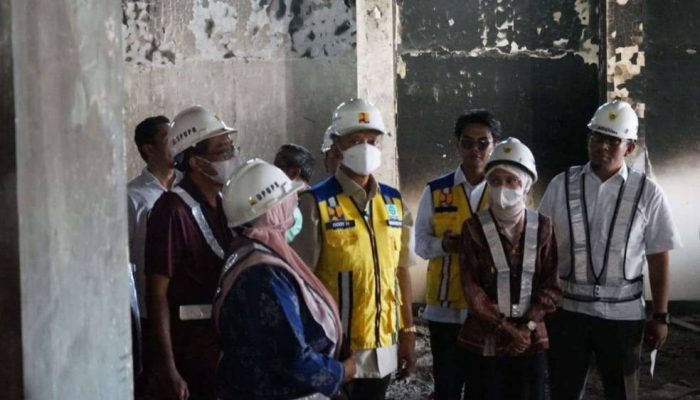 Menteri PU Tinjau Kerusakan Gedung DPRD Kota Kediri, Bahas Opsi Relokasi