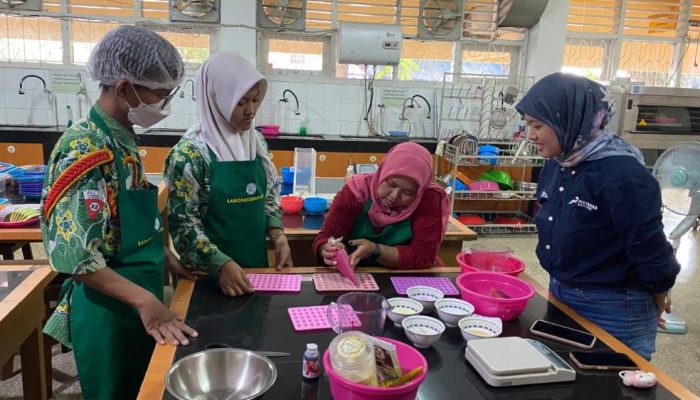 Pertamina Patra Niaga Dukung Inovasi Pangan Fungsional Siswa SMA YPM