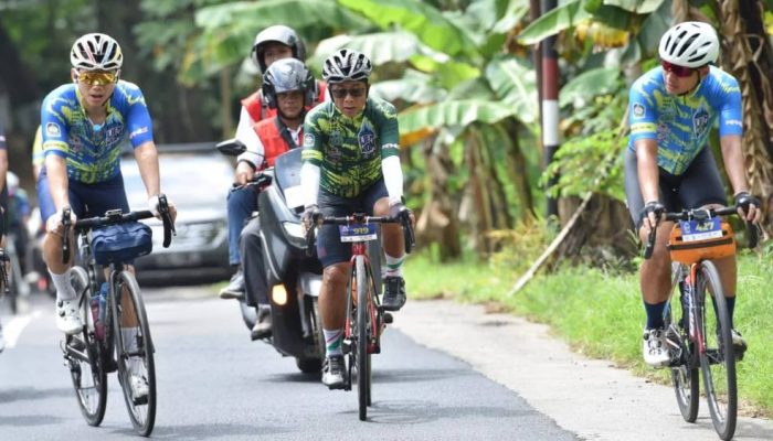 Menaklukkan Tanjakan Ijen, Dwi Soetjipto Raih Prestasi di Usia 69 Tahun