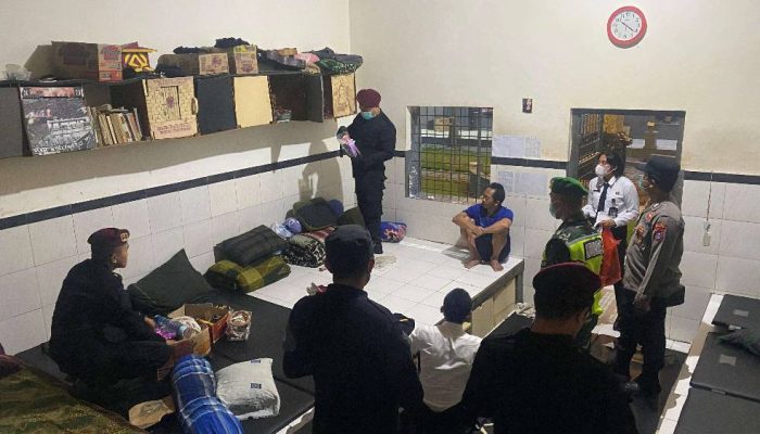 Ciptakan Lapas Bersih dan Tertib, Lapas Tuban Gelar Razia Gabungan Bersama TNI-Polri