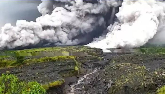 Erupsi Semeru: Awan Panas Capai 7 Km, Warga Dihimbau Menjauh