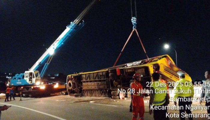Tragedi Maut di Tol Semarang: Bus PO Cahaya Trans Terguling, 16 Orang Tewas