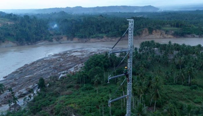 Pascabanjir Bandang, PLN Nyalakan Kembali Listrik di Ratusan Desa Aceh Tengah