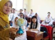 Mulai 2026, Insentif Guru Honorer Resmi Naik Jadi Rp400 Ribu