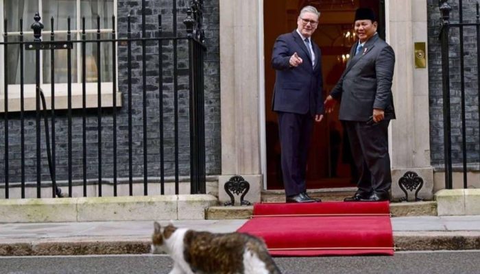 Seskab Teddy: Kunjungan Presiden ke Inggris Hasilkan Komitmen Investasi Rp90 Triliun