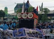 Ratusan Mahasiswa Gelar Aksi De(ad)mokrasi Indonesia II di DPRD Jatim, Sampaikan Lima Tuntutan