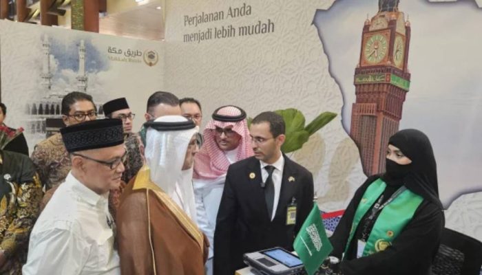 Menhaj Tinjau Layanan Makkah Route di Soetta, Permudah Proses Imigrasi Jemaah Haji