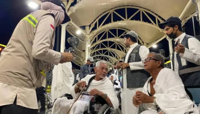 Jemaah Membludak, Tarif Kursi Roda di Masjidil Haram Melonjak 2 Kali Lipat