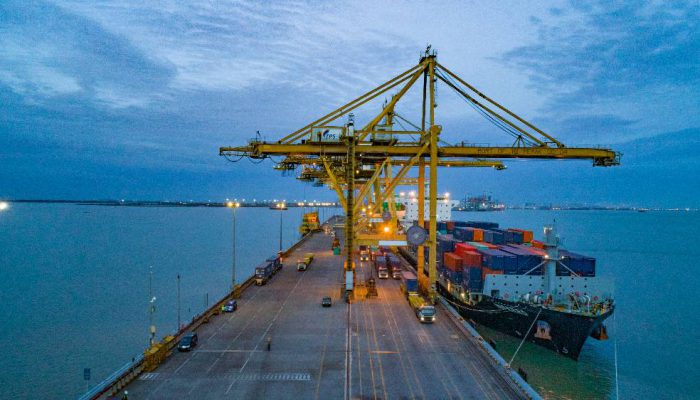 Di Tengah Transformasi, Kinerja Arus Petikemas TPS Tetap Resilien