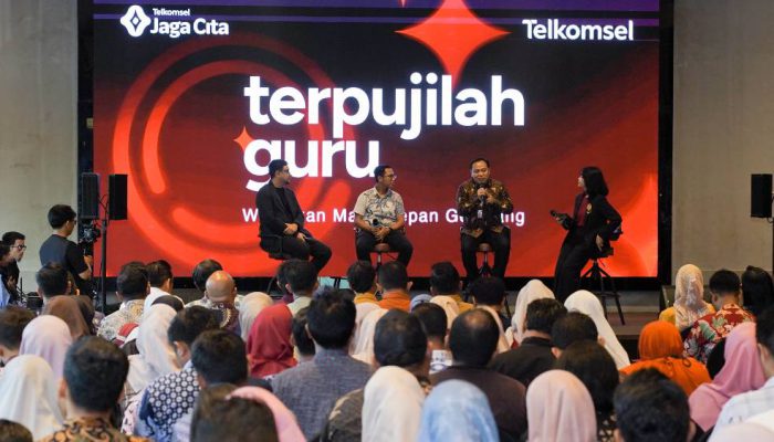 Telkomsel Dorong Transformasi Pendidikan Lewat “Terpujilah GURU” di Surabaya