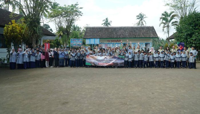 CSR Telkomsel Baktiku Negeriku Hadir di Banyuwangi, Dorong Literasi Digital dan Ekonomi Desa