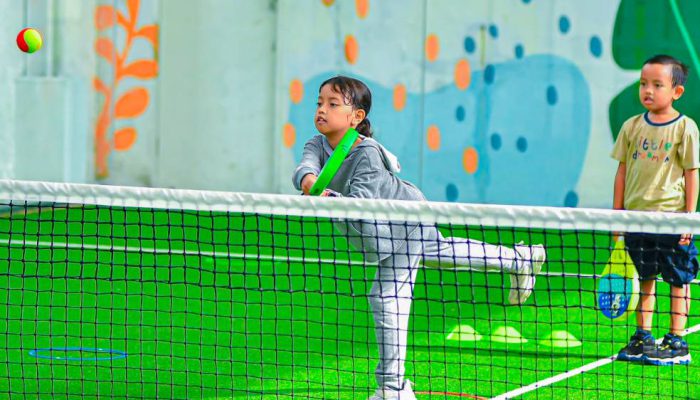 Demam Padel Merambah Anak-Anak Surabaya, Akademi Mulai Buka Pembinaan Usia Dini
