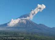 Gunung Semeru Erupsi Tiga Kali, Awan Panas Guguran Meluncur 3,5 Kilometer