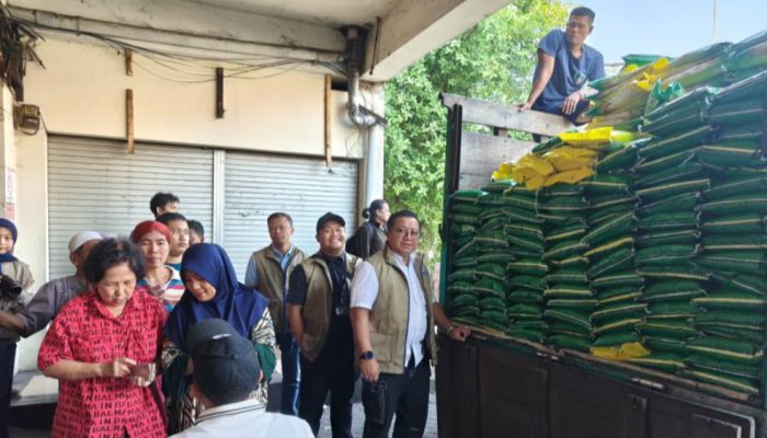 Bulog Surabaya Salurkan 12.589 Ton Beras SPHP, Stok Pangan Dipastikan Aman
