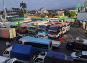 Polda Jatim Kerahkan 60 Personel Atasi Antrean Panjang Pelabuhan Ketapang