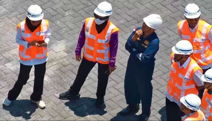 KSOP Tanjung Perak Tinjau E-RTG Baru Terminal Petikemas Nilam Jelang Operasional