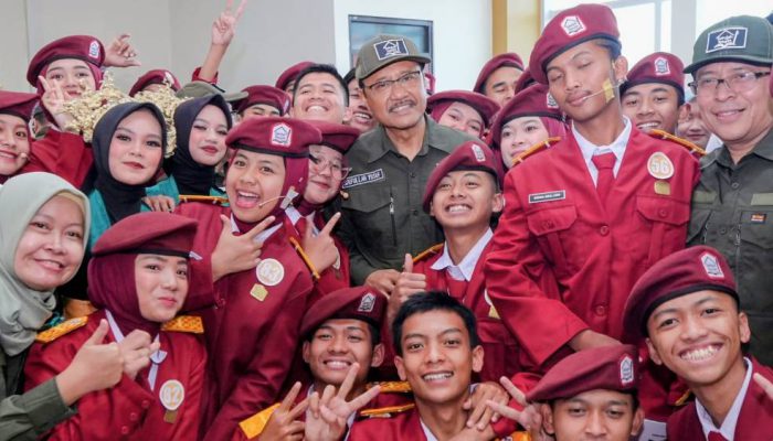 Gus Ipul Minta Wali Asuh Sekolah Rakyat Dampingi Siswa dengan Hati dan Empati