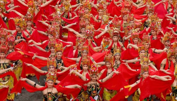 Bupati Ipuk Apresiasi Antusiasme Generasi Muda di Pagelaran Gandrung Sewu 2026