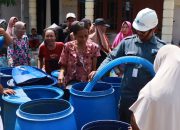 Lewat DPL Peduli, PT Dok Pantai Lamongan Salurkan 80.000 Liter Air Bersih