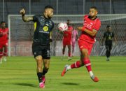 1. De Red FC Terpuruk Usai Kalah dari Barito Putera, Penalti Jadi Titik Balik