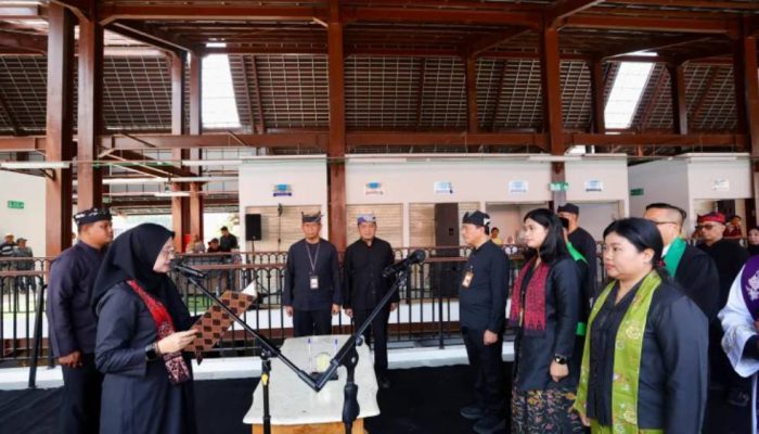 Pelantikan 68 Pejabat Banyuwangi, Ipuk Minta Birokrasi Lebih Efektif dan Responsif
