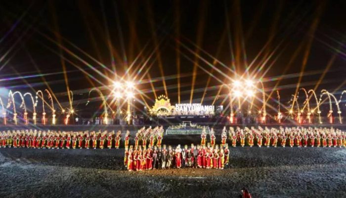 Gandrung Sewu 2026 Banyuwangi Memukau Puluhan Ribu Penonton, 1.300 Penari Tampil Gemerlap di Malam Hari