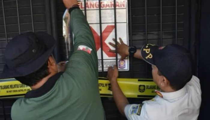 Terungkap Modus Penjualan Miras Ilegal, Satpol PP Surabaya Segel 15 Toko
